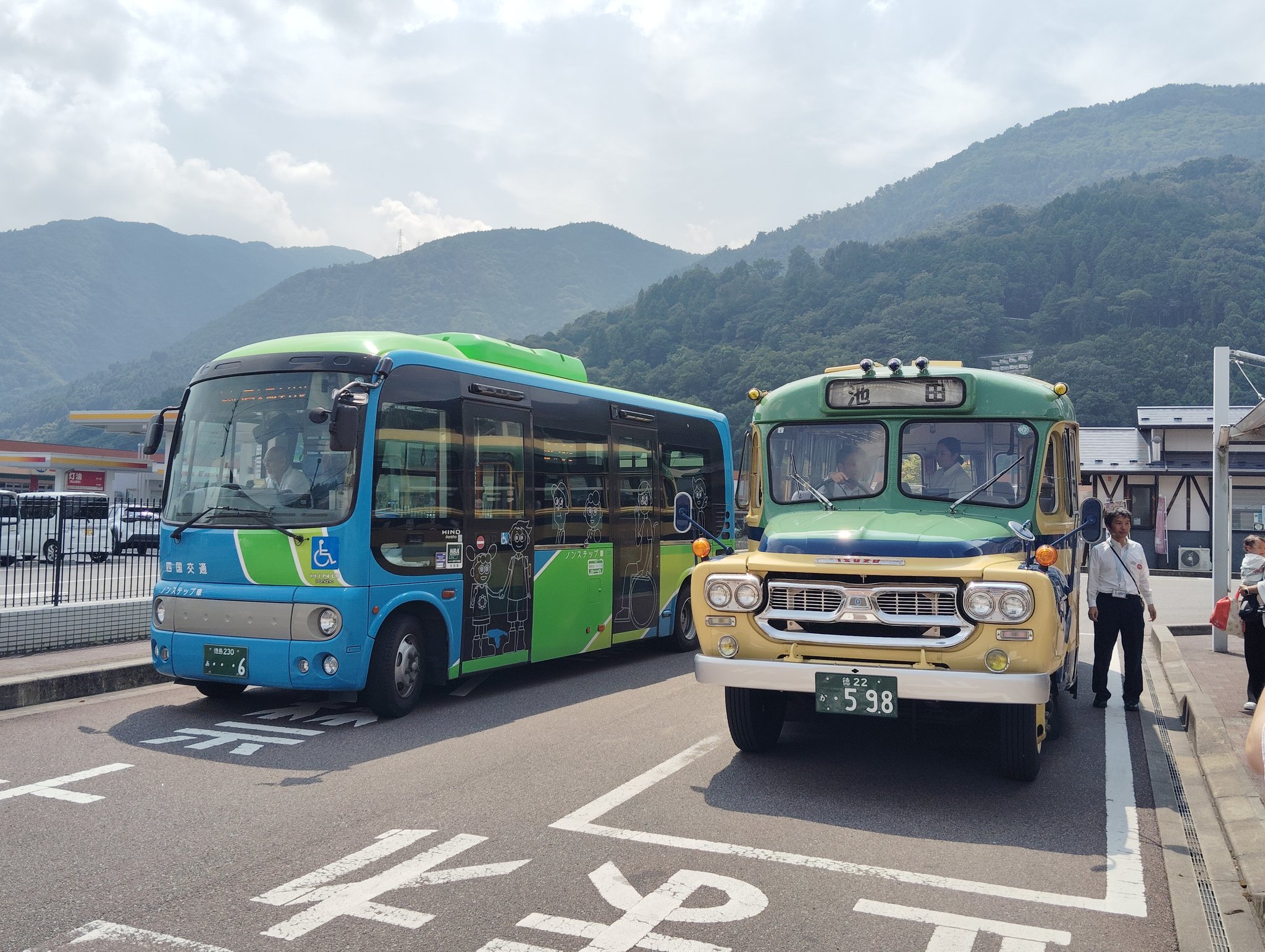 国鉄バス四国　時刻表　昭和61年3月3日　四国総局自動車管理室 国鉄バス四国 時刻表 昭和61年3月3日 四国総局自動車管理