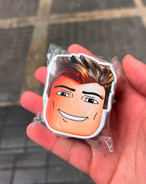 📌Flying off this weekend to prep for 
#rdc25 #RobloxDev 

CANT WAIT TO DO IT ALL AGAIN 🔥
Say hi to me and I'll give this handsome man sticker to u 😃