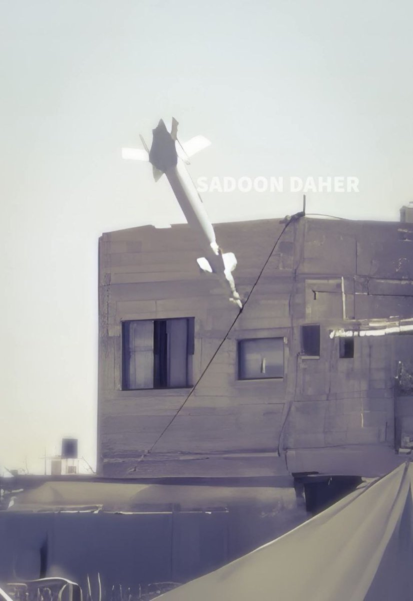 US TEST SENJATA DI GAZA

Dilaporkan misil di dalam gambar berkenaan merupakan misil berpandu baru dikeluarkan US mengena rumah rakyat Gaza di Deir Al Balah, Tengah Gaza 

Rekaan dia macam bom pemusnah kubu GBU tetapi ini tidak sepenuhnya macam bom berkenaan. Berkemungkinan bom