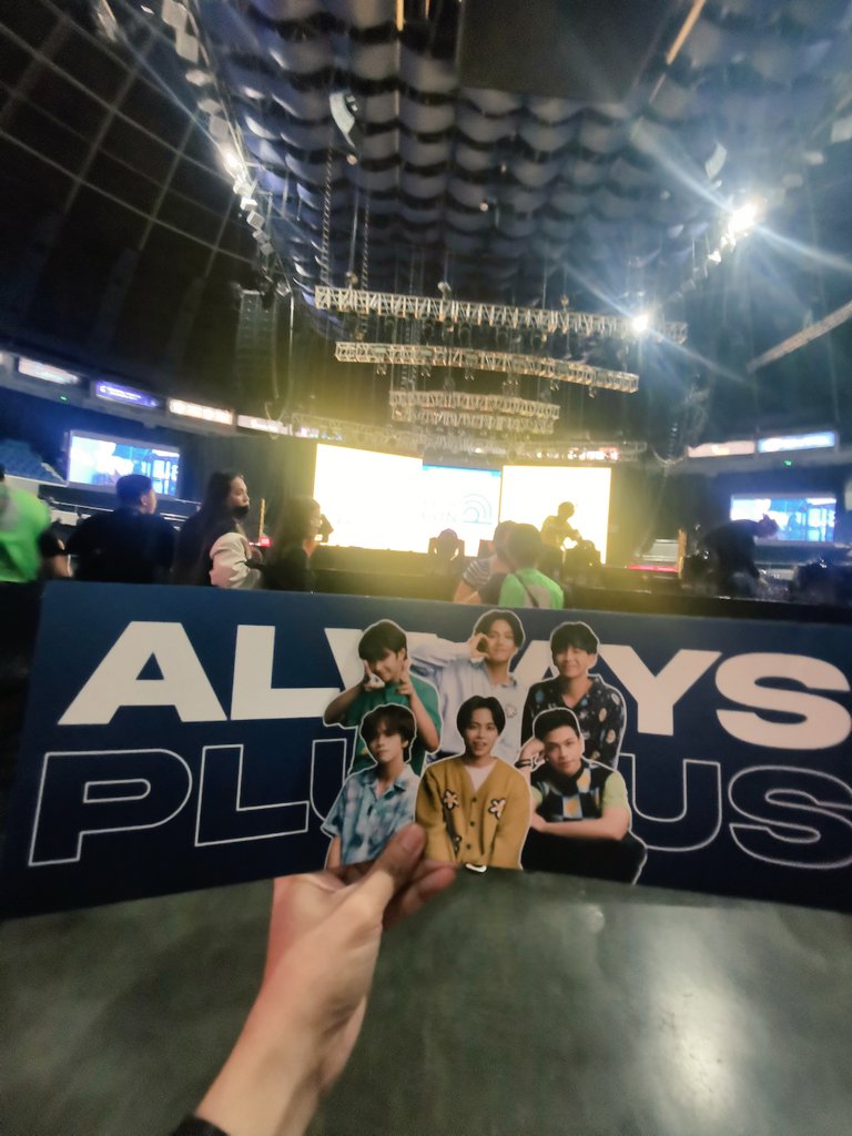 Makakapagperform na si #JL sa Araneta. I'm so excited and proud of you! You never stop chasing your dreams. 
(They are not part of the lineup but i brought this cause i want them to perform here) i think this was 2023.
<a href="/AHOF_official/">AHOF</a>

#JL #JLGaspar #AHOF #AHOF_JL