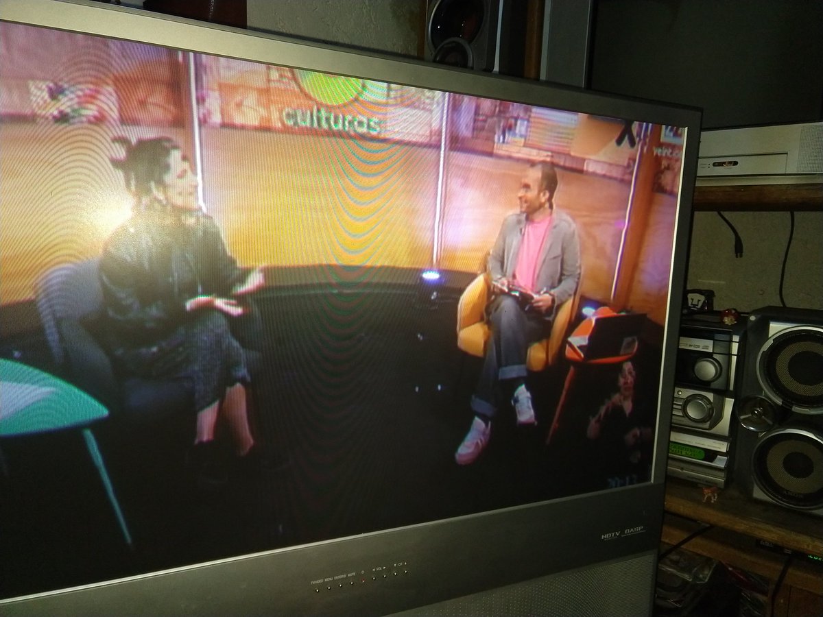 #culturas22  <a href="/claudifonos/">Claudífonos</a>  <a href="/luisalaouija/">Luisa La Ouija</a>  pasando lista esa tropa de culturas 22 abrazo grande grande grandote y besos a la hermosa murciegala