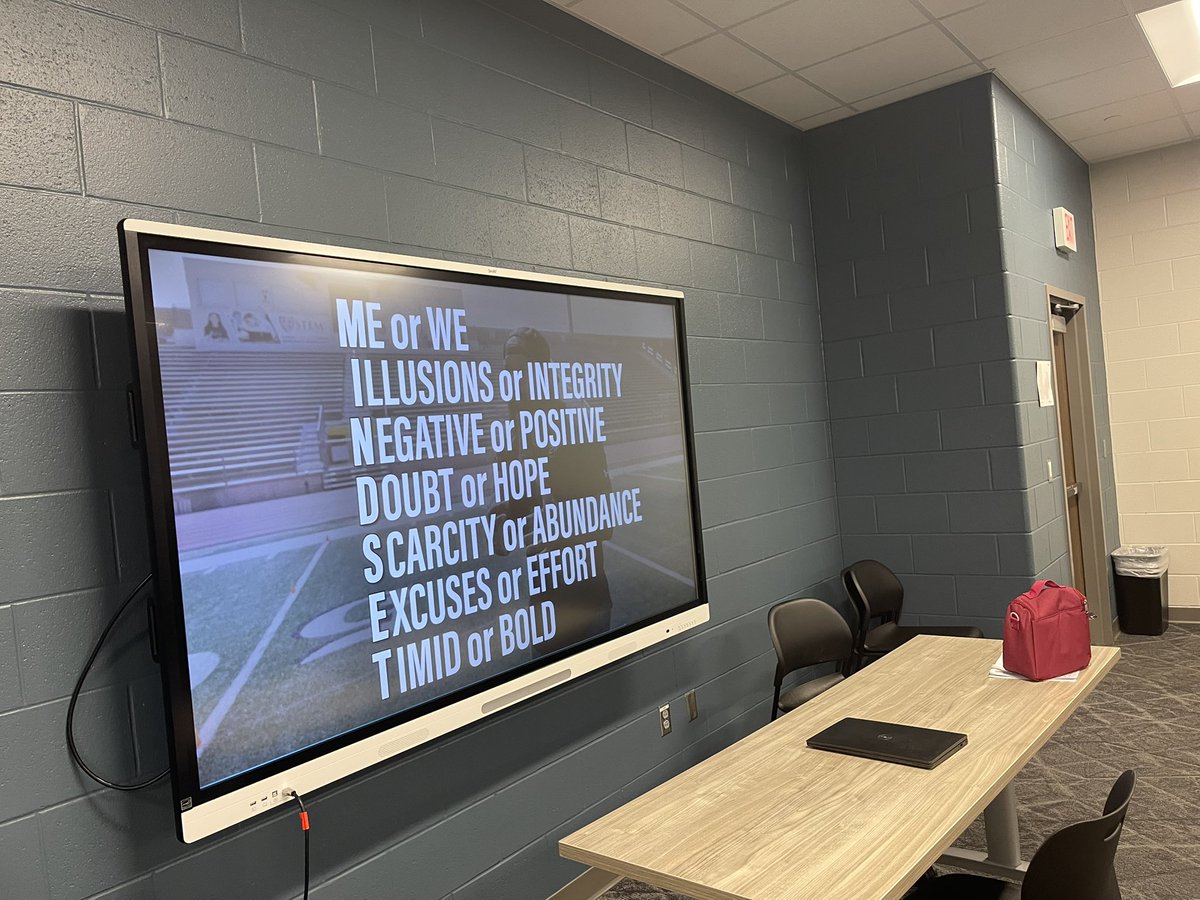 Track girls locked in for this week’s 2Words: Rock Solid. It’s all about the MINDSET!  <a href="/2Wordstv/">2Words</a> <a href="/TRHS_XCTF/">Thomas Randle HS XC & TF</a> <a href="/THSCAcoaches/">THSCA</a> #characterdevelopment