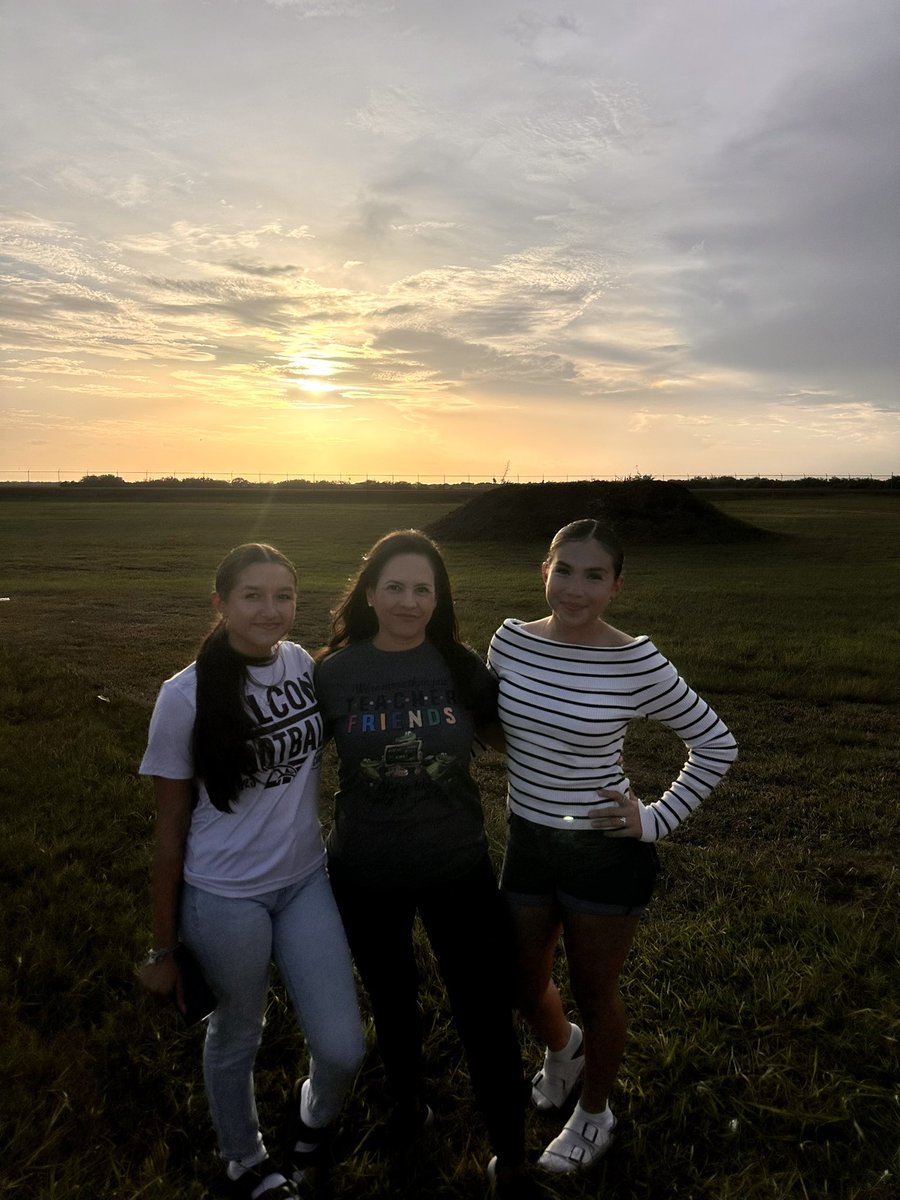 Letting you go was one of the hardest things I had to do. But, it was so good seeing you!! #Freshmen <a href="/kary_meev/">karyme</a>