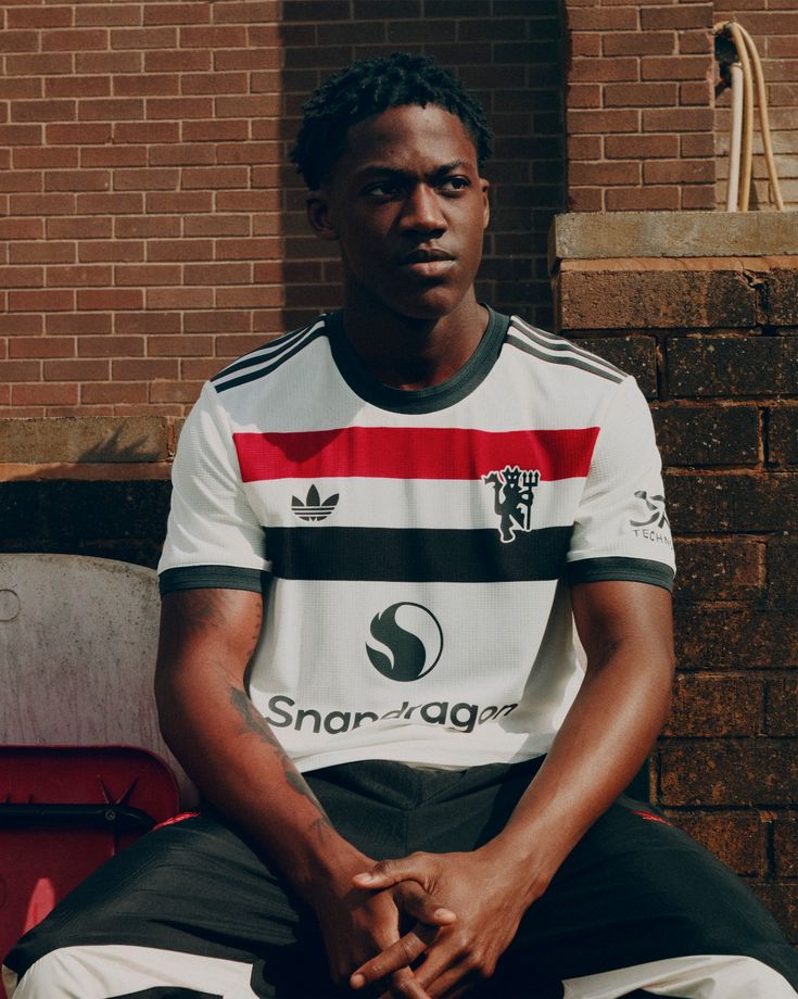 Looks good in white. Bring him to Bernabèu
