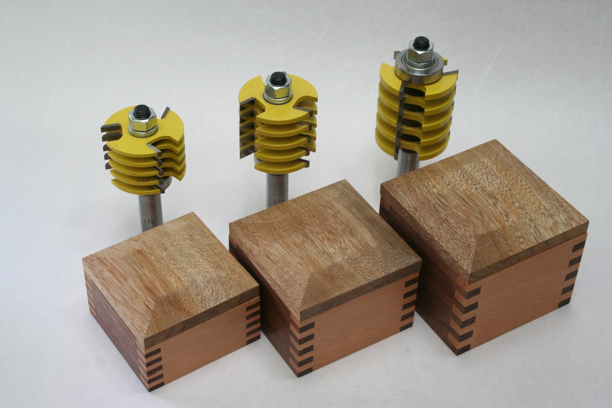 bitmotrouterbit's tweet image. 【臨時休業のお知らせ】
日頃、ＢＴＭＴルータービットをご利用くださいましてありがとうございます。

2025年8月29日（金）は、棚卸のため臨時休業となります。

ご注文、お問合せにつきましては、2025年9月1日（月）以降に順次対応させていただきます。

何卒よろしくお願いいたします。