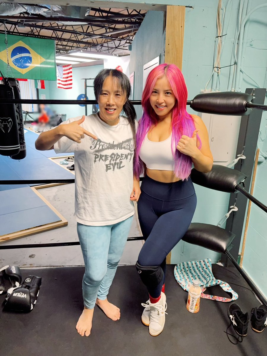 白川未奈 Mina Shirakawa (@minashirakawa) on Twitter photo Training with <a href="/SumieSakai/">✌️Sumie Sakai✌️</a>, the first-ever ROH WOH Champion🔥
All set for this Friday!!!!
#ROHDBD #WeWantMina Training with <a href="/SumieSakai/">✌️Sumie Sakai✌️</a>, the first-ever ROH WOH Champion🔥
All set for this Friday!!!!
#ROHDBD #WeWantMina