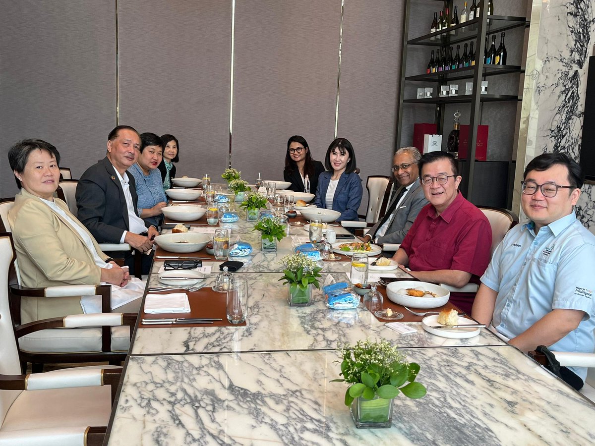KESATRIA NETWORKING LUNCH HOSTED BY MARRIOTT MALAYSIA

MyCEB was delighted to join the Kesatria Networking Lunch hosted by Marriott Malaysia at The St. Regis Kuala Lumpur. The luncheon opened discussions on potential collaborations between MyCEB and Marriott Malaysia, further