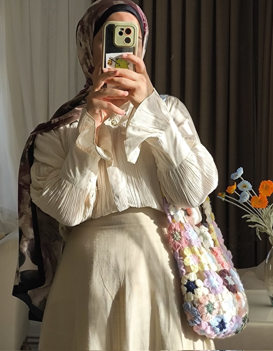 Çantama bakınnnn çabukkk çiçek gibi hissettiriyorrrr 🥰🌸