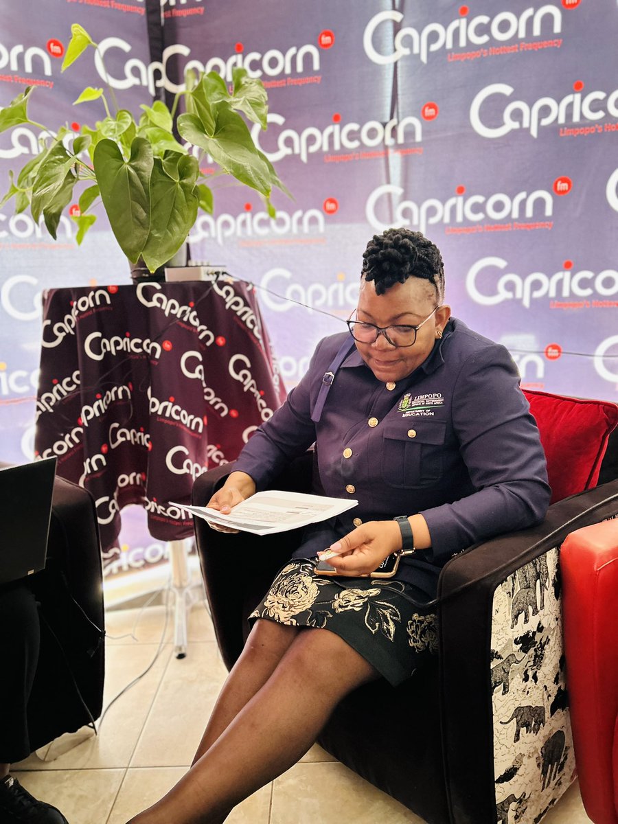 CapricornFM's tweet photo. @edu_limp @Hlekanis #ProgressiveWoman on Limpopo’s Hottest Frequency 🔥 https://t.co/twnw1Le1DW