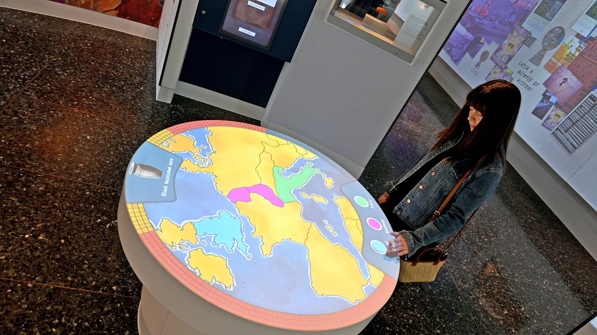 Step inside and explore a transformed @jewrywallroman Museum bringing Leicester’s Roman past to life.

Explore Roman artefacts uncovered beneath the city together with digital reconstructions, touchscreen games and projections for all ages. jewrywall.com