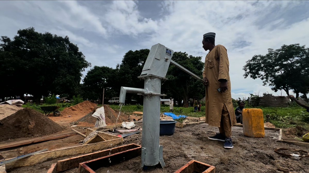 The leader of the Fulani neighbourhood in Bocaranga, Ardo Moussa Salim, is the first to test a new water pump installed at the borehole.

Its 1,650 residents will no longer have to walk far to fetch water for their daily needs.

<a href="/MOFAkr_eng/">MOFA</a>
<a href="/ROK_Mission/">Republic of Korea Mission to the UN🇰🇷🇺🇳</a>
@UNICEF4koreagov