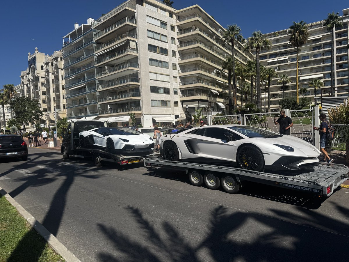 StumpyK20's tweet image. Life update for people on her new job got me travelling Europe picking up super cars and shit, 2 Lamborghinis ones an SV and the other is an SVJ both went from Cannes 🇫🇷 one delivered to Paris and the other was delivered to Geneva 👌🏼
