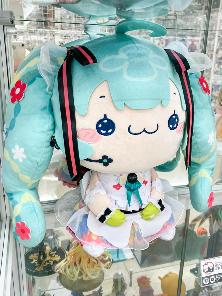 あみあみ秋葉原ラジオ会館店】 フリュー様の「もちぴこ超BIGぬいぐるみ