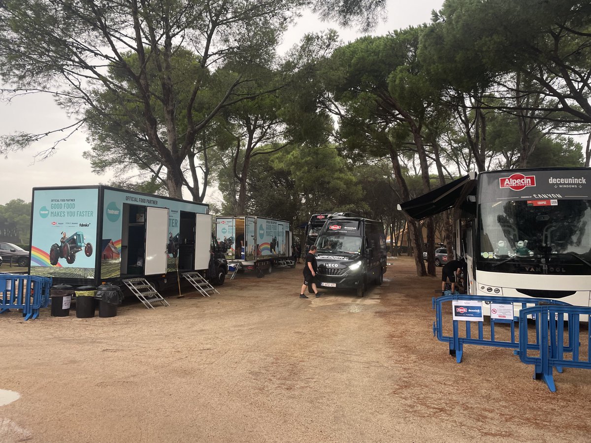 e_sagrera's tweet image. Quina remenamenta que porta això de les bicicletes, marededéu.
#Pals