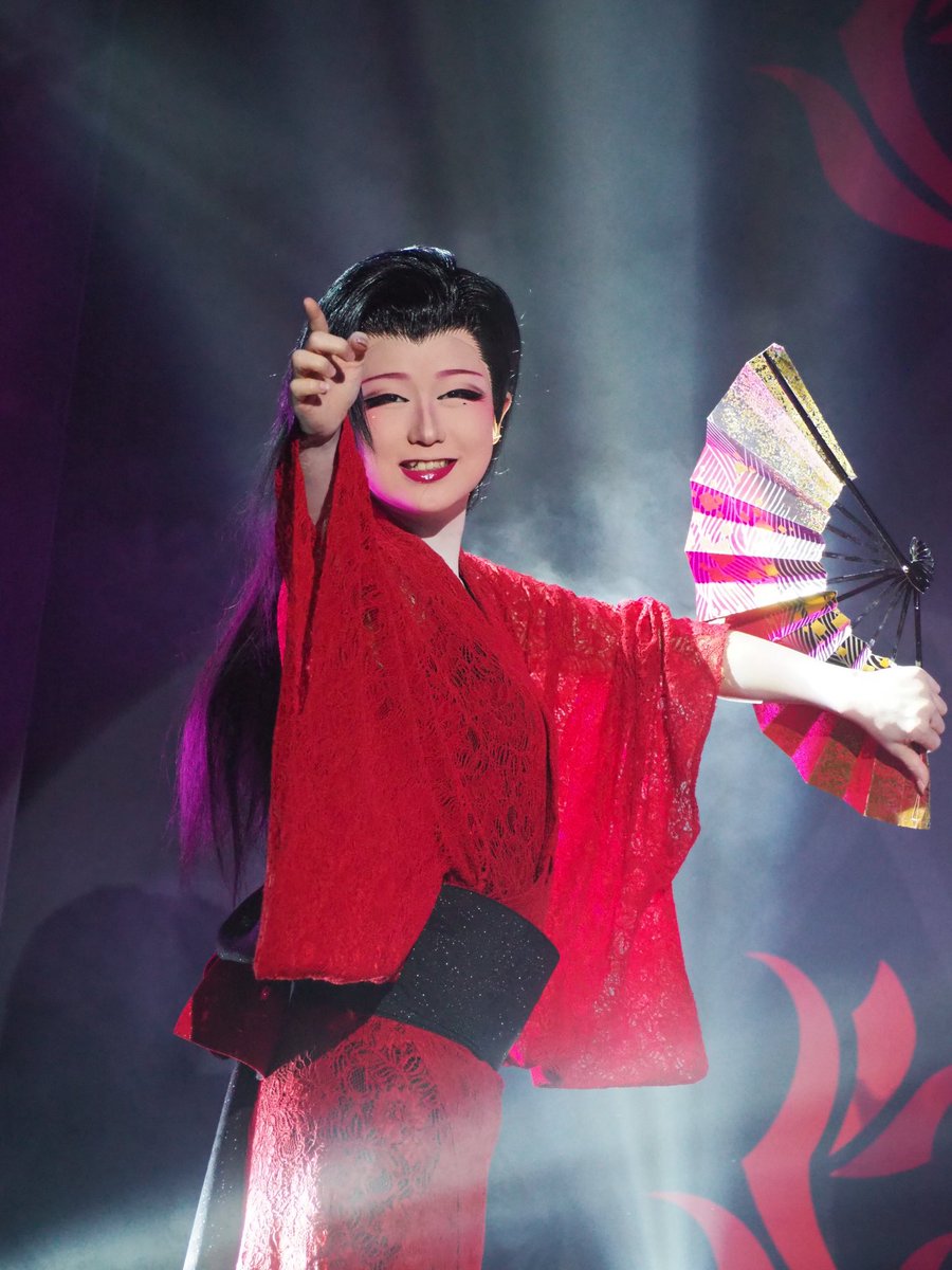 2025.8.23 #劇団心

☆ゲスト出演
#花組むらさき
#彩姫 さん

群舞でしたが
彩ちゃんに注目🤭💞

来月の公演も楽しみです😊

#大衆演劇 #華舞台星天座