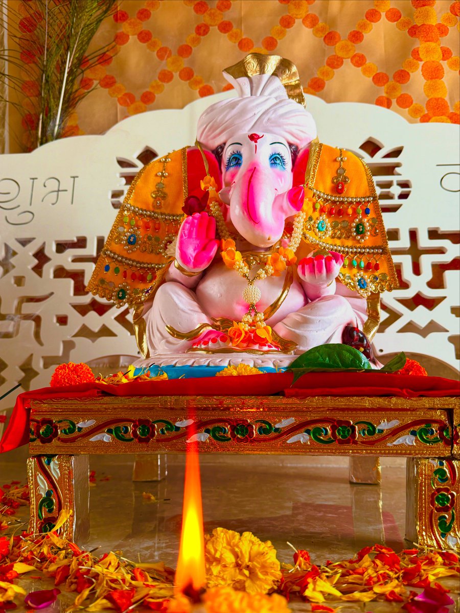 Ganpati Bappa Moraya🙏🌟

#GaneshChaturthi2025 #GanpatiBappaMorya