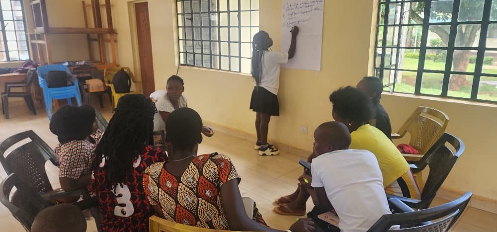 CtpUganda's tweet image. Promoting co-parenting for better child outcomes. Young mothers  acknowledged  that children thrive when both female and male caregivers are present in their lives. Their reflections highlight the power of every child deserving the love and guidance of both parents.