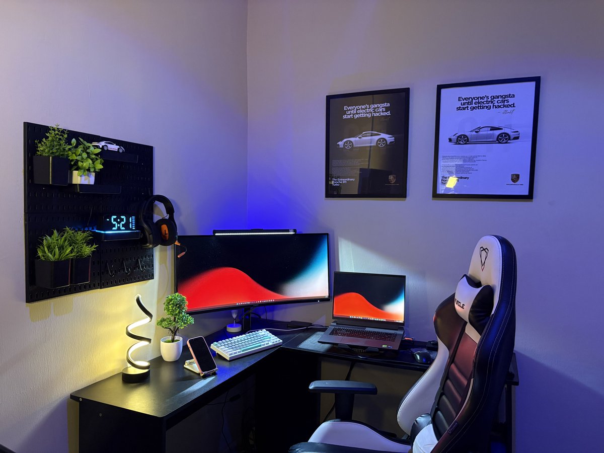theProcessXCII's tweet image. decided to make my workspace a bit cozier, perhaps to enhance creativity. 

Gm to those who gm