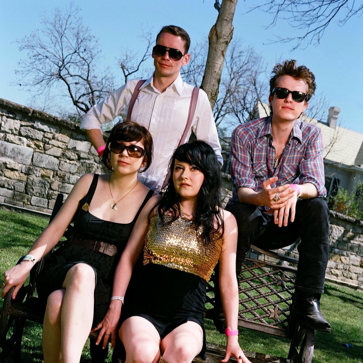 Sons and Daughters from Glasgow. Debut album 'Love the Cup' released in 2003.