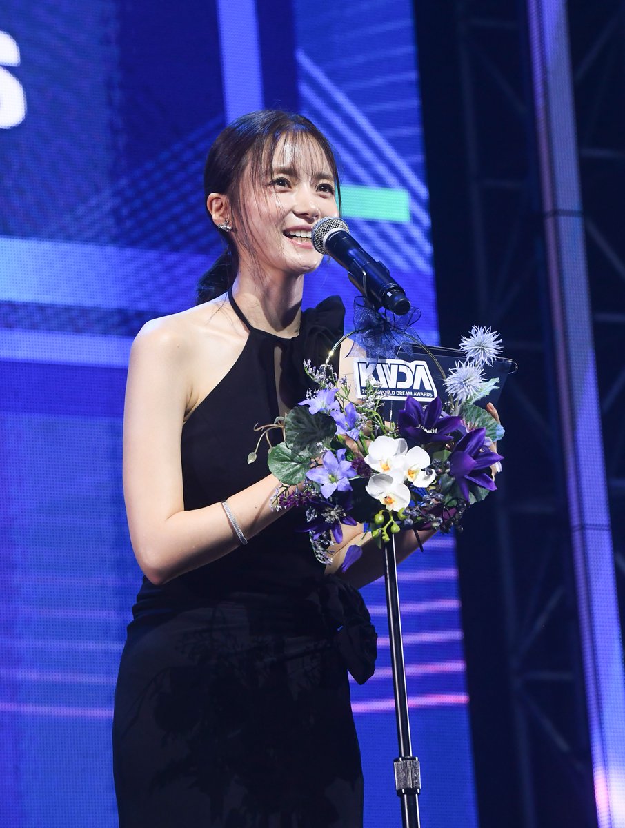 K-WORLD DREAM AWARDS tweet media