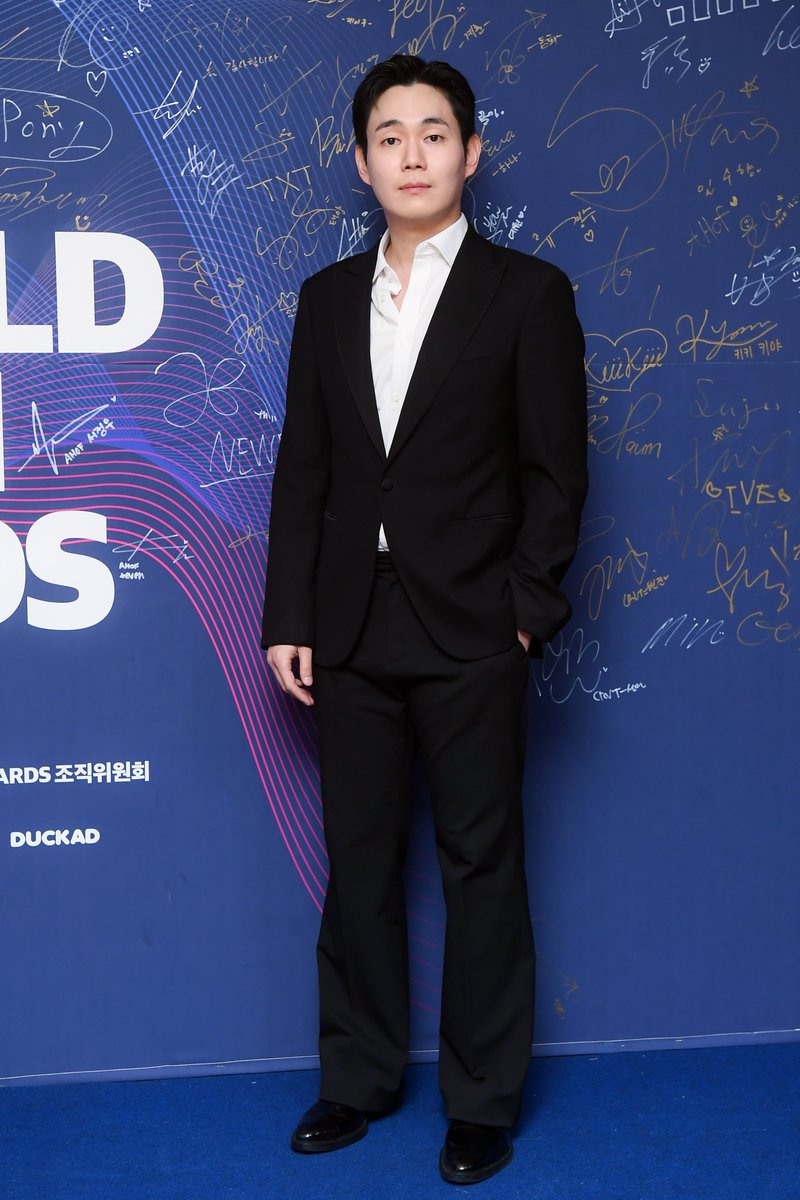 K-WORLD DREAM AWARDS tweet media