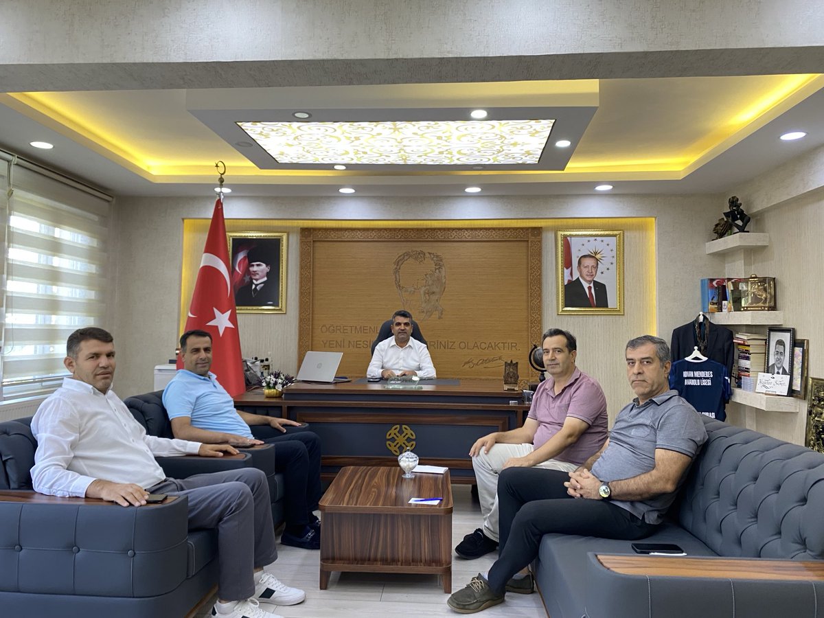 Şube Müdürlerimizle 2025/2026 eğitim öğretim yılı hazırlıkları için değerlendirme toplantımızı gerçekleştirdik Bakanlığımızın 2025/63sayılı genelgesi kapsamında yapılan ve yapılması gereken çalışmalar kapsamında istişarelerimizi gerçekleştirdik.<a href="/tcmeb/">Millî Eğitim Bakanlığı</a> <a href="/sadoglu_salih/">Salih Sadoğlu</a> <a href="/TheKaymakam/">Ömer BİLGİN</a>