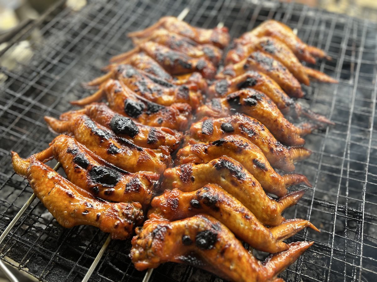 Pagi dengan malam kita buat kerja design, petang-petang pula kita meniaga ayam 😮‍💨