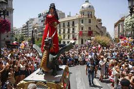 antropoytp's tweet photo. La Tarasca 🐉
En Granada, un dragón desfila cada Corpus.
👉 Símbolo medieval de la lucha contra el pecado y el caos.
Una bestia temida convertida en atracción festiva.
#Tradiciones #Corpus #Antropología https://t.co/AVgRzd2GEQ