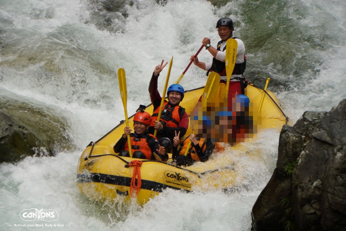 KisaMake's tweet image. 人生で初ラフティングです！最初の真剣な顔どこいった？ｗいざとなると顔って変わるんだよな！ First time doing rafting! Where's my serious face from the beginning? When the time comes, it's hard to keep it cool xD