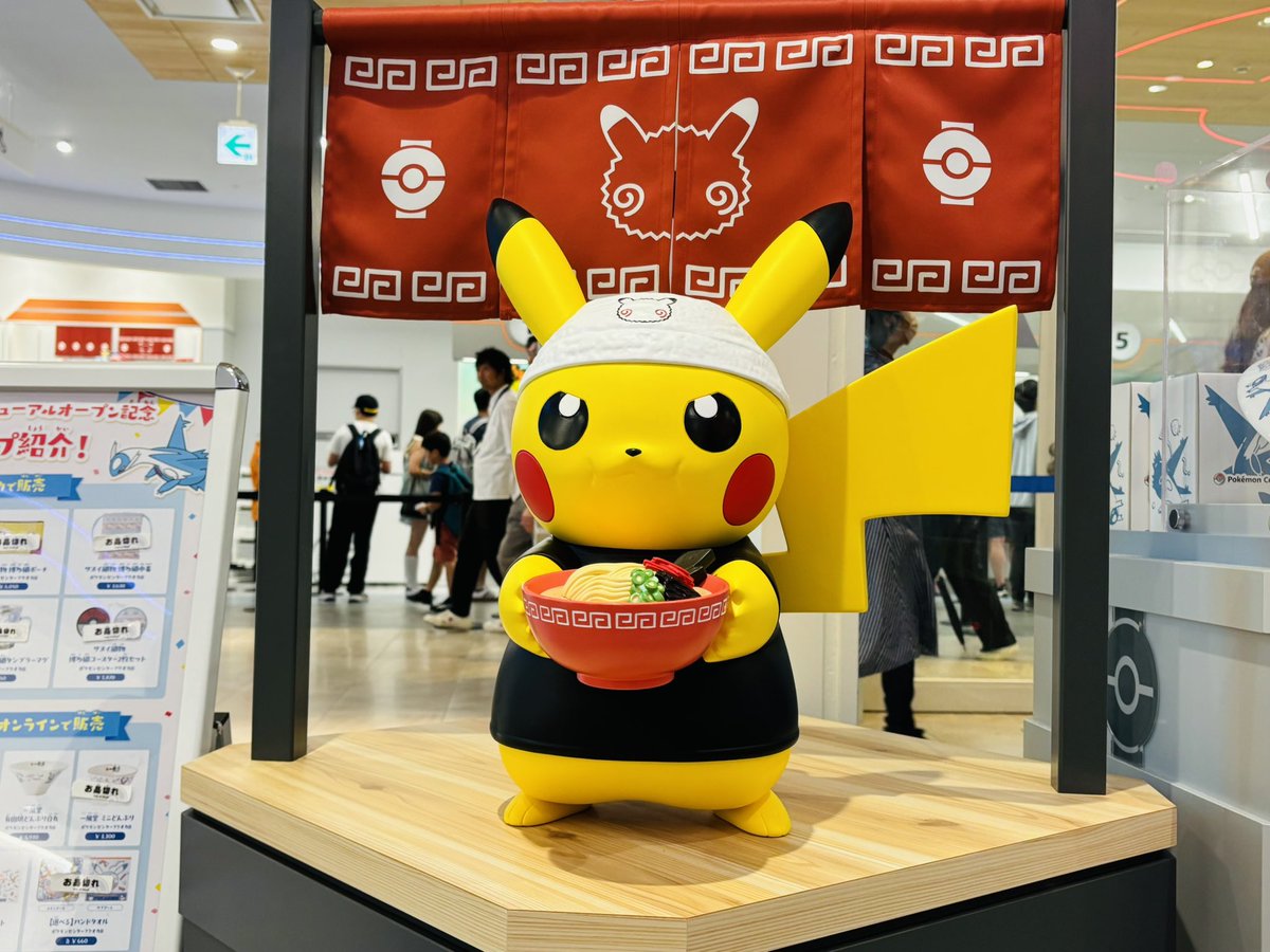博多なう🚄 福岡のポケセンめちゃめちゃリニューアルされてる