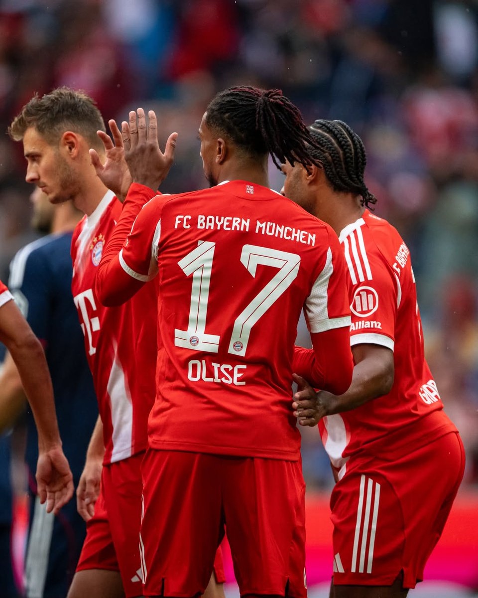 Le maillot domicile du Bayern passe déjà à 70€ avec badge Bundes champions et flocage officiel INCLUS c'est une dinguerie 😭

Lien (code AUTOBAHN) penaltyy.co/4oUTzhp