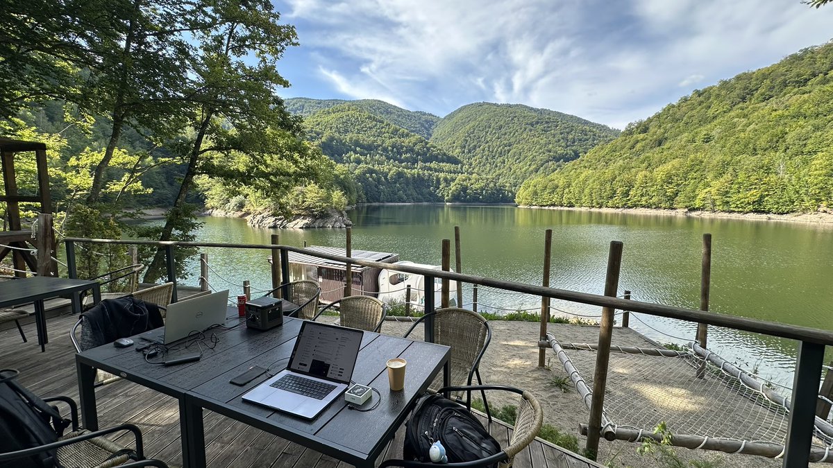 Péter Szilágyi tweet media