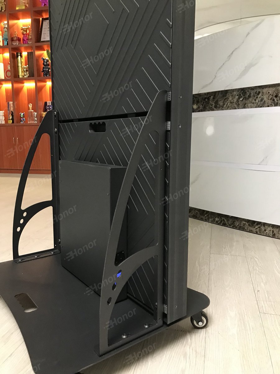 Jenna1375055530's tweet image. ✨488usd/pcs!   Honor P2.5 Indoor Foldable LED Poster✨
      640×1920mm，7680Hz refresh, seamless &amp;amp; smart.  
       Foldable + IP45, indoor events game - changer! 
📱Contact: WhatsApp: +86 13479331710
📧Email：jennahonorled@outlook.com

#Honorled #Honorleddisplay #ledscreen