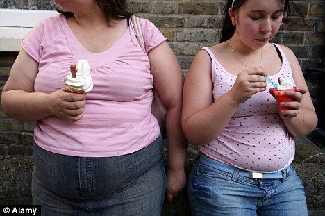 dulsekaos's tweet photo. ¿Estás seguro de que quieres comer eso? ¿Y la dieta dónde va a quedar? ¿La vas a abandonar igual que al lindo abdomen y delgadez? Cuando sientas que quieres algo "rico" para comer, ven y vuelve a ver esto.  #edtwt #edtw 💀 https://t.co/ClZmvVwyUb