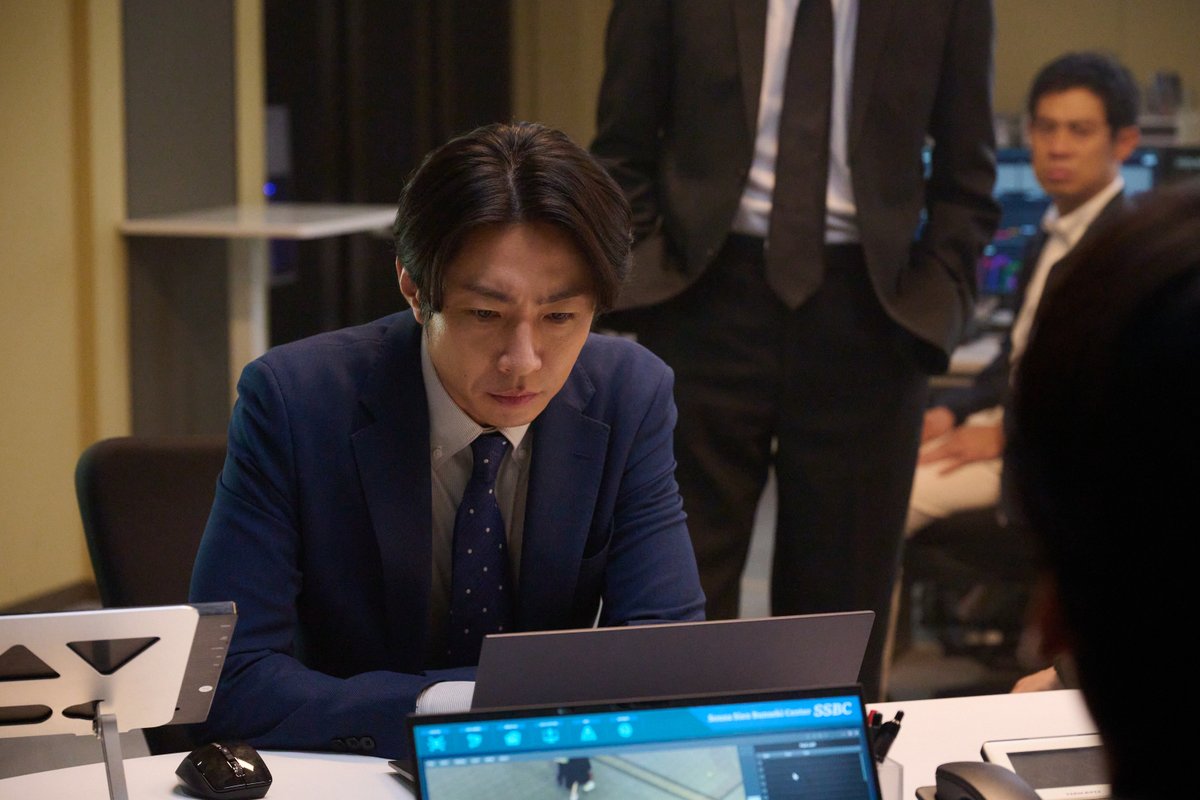 📺️ドラマ『大追跡』
今夜、”最大の謎”が明かされる❗️

放送を前に監督が予告
「ハードなんだけど笑える、飽きないクライマックスに」
oricon.co.jp/news/2403320/?…

大森南朋、相葉雅紀、松下奈緒
伊藤淳史、髙木雄也、足立梨花
丸山礼、野村康太、本田大輔
光石研、遠藤憲一、佐藤浩市

#大追跡
