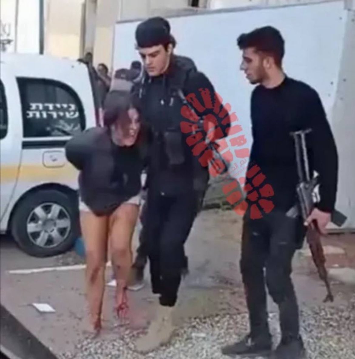 Nunca olvides que Hamás violó a mujeres judías, quemó vivas a familias y disparó a bebés en sus cunas, todo mientras lo transmitía en vivo con orgullo.

La gran mayoría de los palestinos lo celebraron.

Nunca lo olvidaremos.