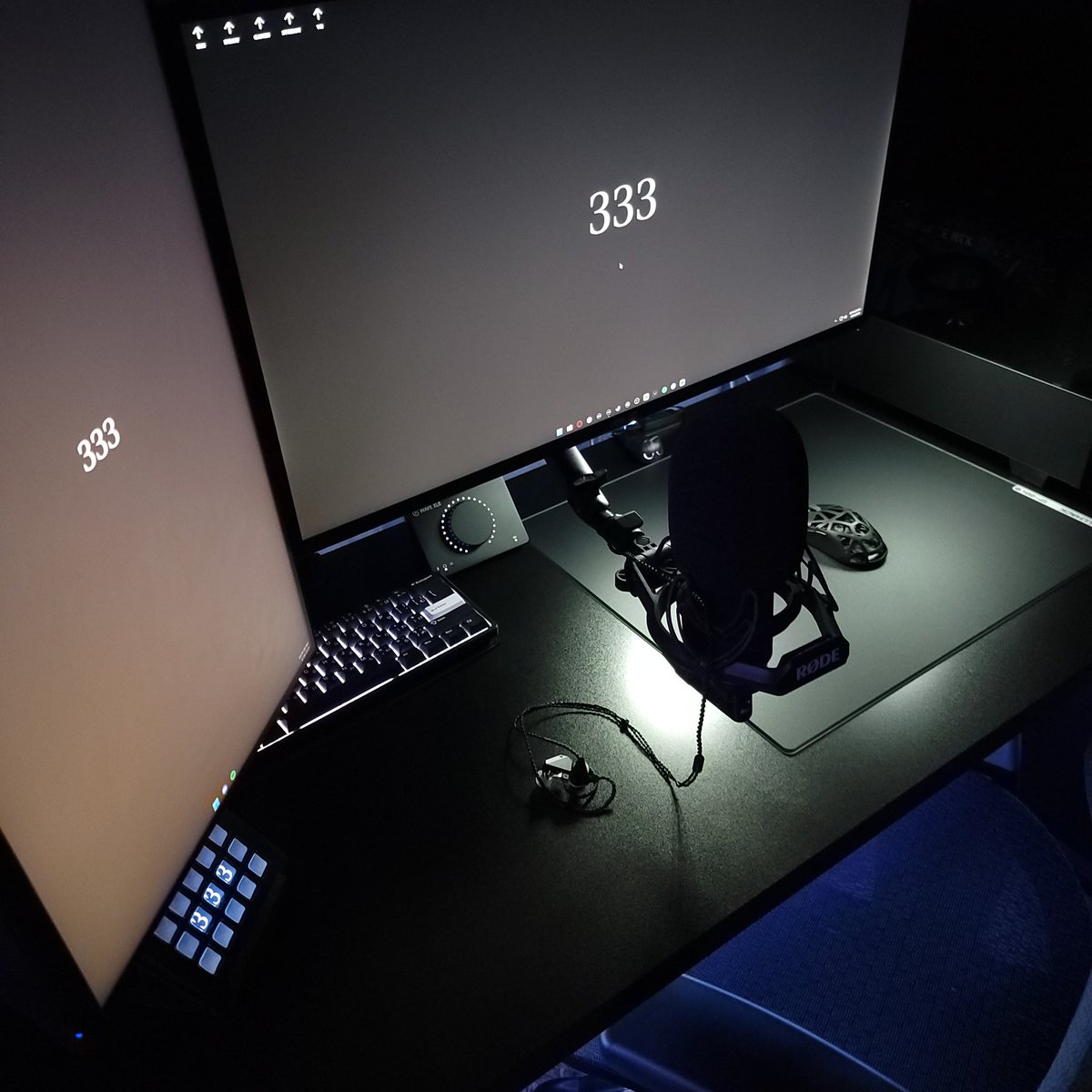 GraveExpense's tweet photo. Was doing some dusting tonight, and took a couple photos. Chat is this peak?? https://t.co/OLAQdzJHBW