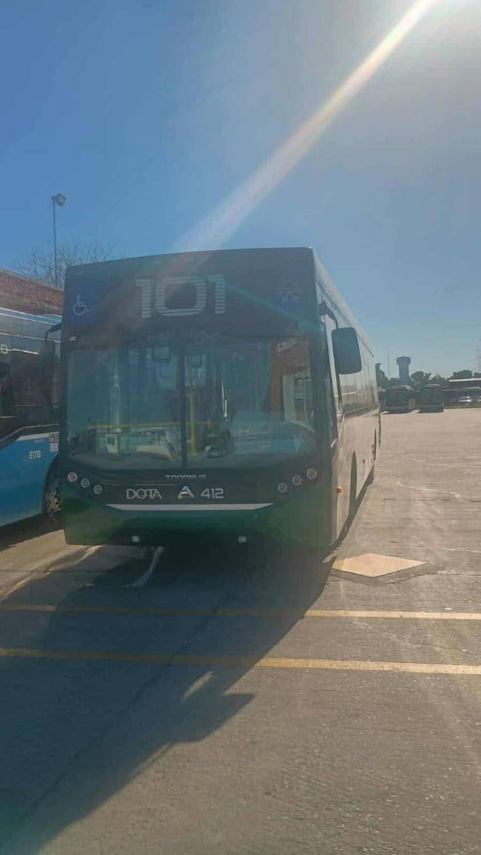 BondisATR's tweet photo. Intentaremos de a poco ir volviendo y para eso vamos a compartir estas fotos de los nuevos internos 411 y 412 de la #Linea101 en el panal de La Noria. https://t.co/ZwYiy0AQT0