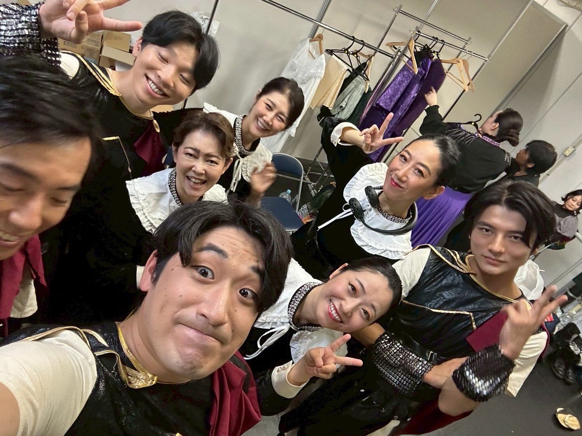 舞台 #リア王2025 
いよいよ来週より公演です！

暑い夏、是非リア王と
一緒に過ごしましょう👑☀️✨

公演：2025年9月4日(木)〜8日(月)
場所：三越劇場