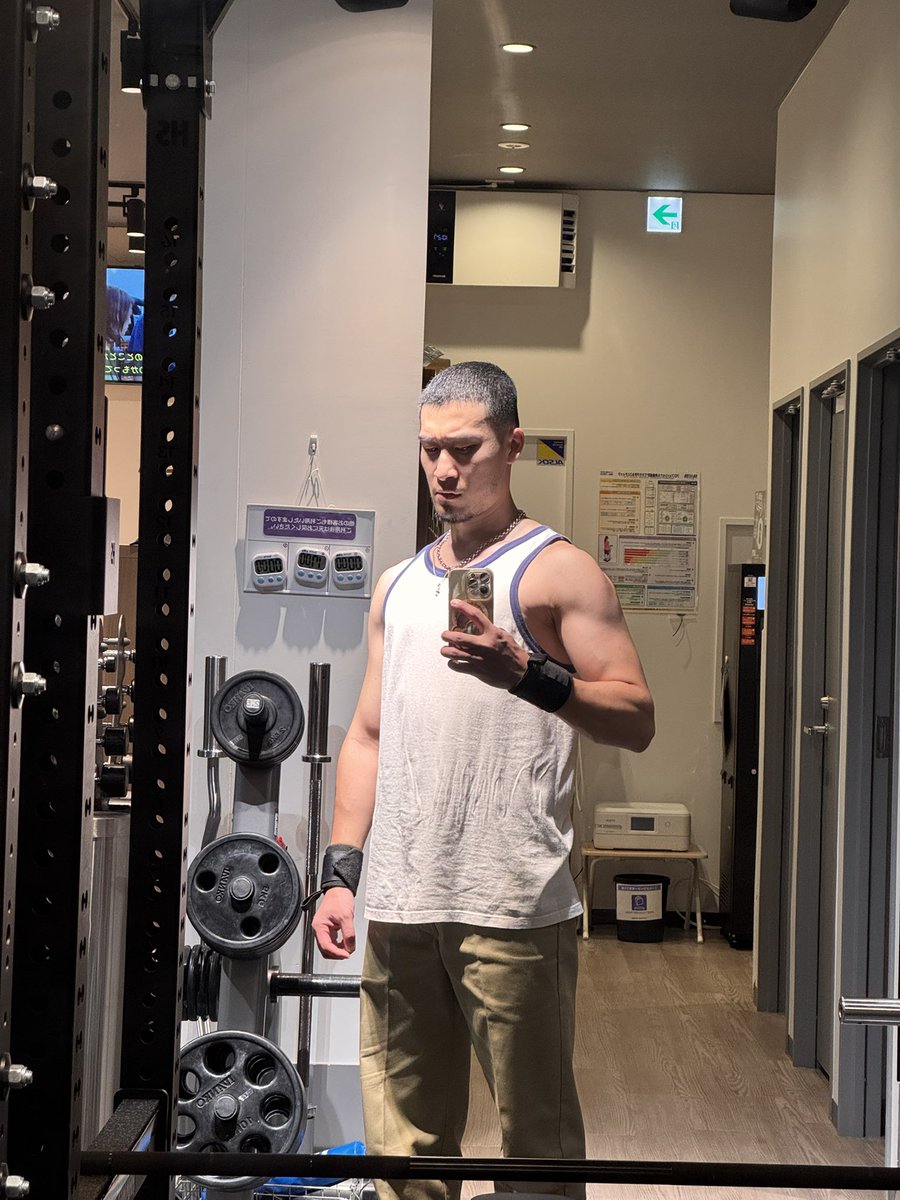 s_run29's tweet photo. もっとBIGに🏋️🔥🏋️
#筋トレ 
#フィジーク https://t.co/gXQBYvN7x2