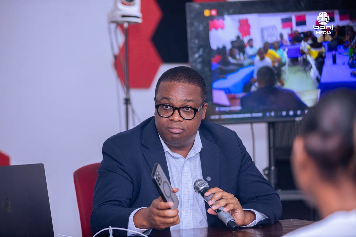 Il y a des moments dans la vie d’une équipe qui résonnent comme un tournant.
La causerie de cette semaine avec Emmanuel Grégory Morissette en a été un.

À l’origine, nous devions échanger sur les partenariats, le réseautage et la mobilisation de ressources. Mais Emmanuel a choisi