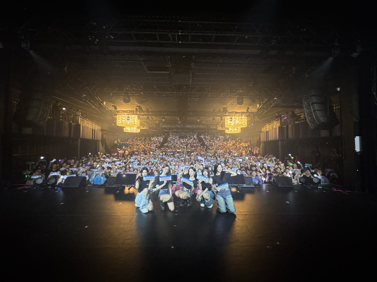 [💌] #NOW_TOMORROW
2025 fromis_9 WORLD TOUR
[NOW TOMORROW.] IN USA

DANCE LIKE NO ONE
IS WATCHING 자유롭게
IN NEWYORK🧡

#fromis_9 #프로미스나인
#fromis_9_WORLDTOUR