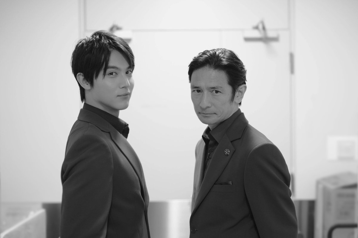 cottonclubjapan's tweet photo. 🎭 #コントと音楽 𝐯𝐨𝐥.𝟎𝟔「#最低二万回の嘘」

演出・脚本・選曲を手がける飯塚健が撮る
舞台裏シリーズ・第15弾📸

全20公演の千秋楽、まもなく開演！
どうぞ最後まで #コントと音楽 をお楽しみください。

#中川大志 #山中聡 #飯塚健 #COTTONCLUB https://t.co/nP427cxWa9