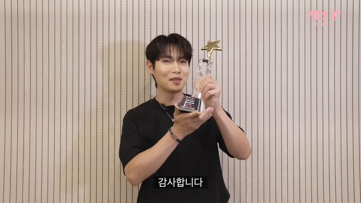 손태진, 음원차트 달구더니 겹경사 터졌다…"손샤인에게 영광 돌려"[TTA-남자 솔로 가수 1위]

가수 손태진이 제13회 톱텐어워즈에서 남자 솔로 가수 부문 1위를 차지했다.

tenasia.co.kr/article/202508… (한국어)
tenasia.com/music/20250827… (ENG)

#SonTaeJin
#13thTTA #13thTOPTENAWARDS
#Best_Solo_male