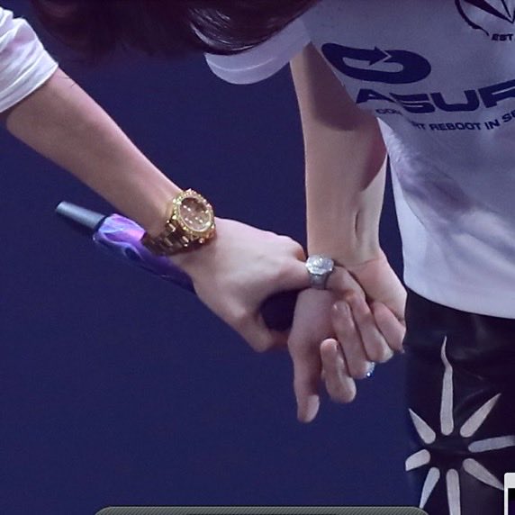 귀여운거아니냐고!!!!!!!!!ㅠㅠㅠㅠㅠㅠㅠ

#최현석 #쌧별이 #CHOIHYUNSUK <a href="/treasuremembers/">TREASURE</a>