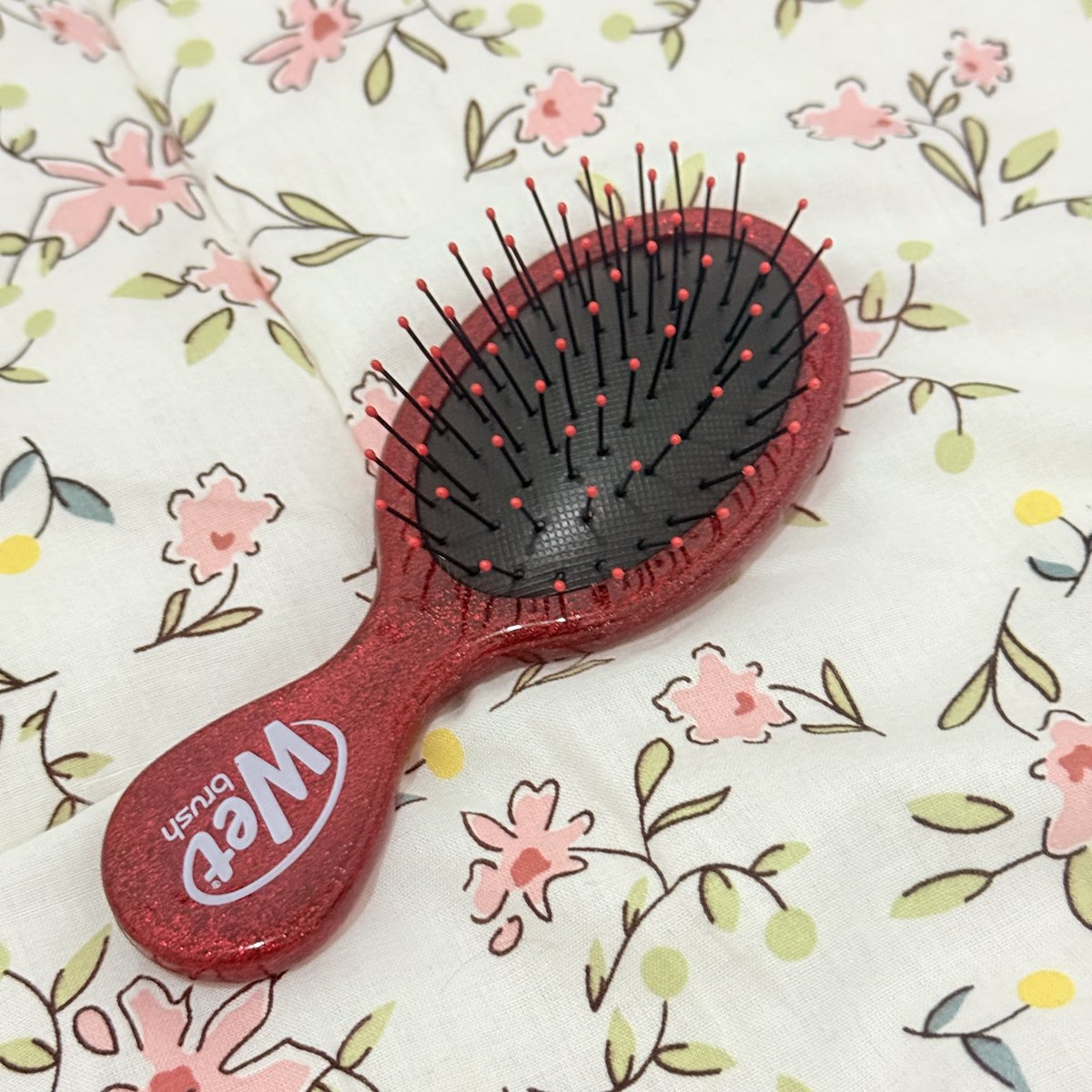 My favorite brush❤️ ga bikin rambut rontok. No more stress