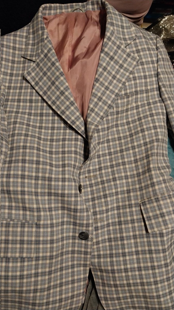 tonignosis's tweet image. I decided the jacket gets its own post! At the thrift store, mom said, "Look, it's a Chris Farley jacket!" I shrugged my shoulders until I turned around. I was stunned. It is an exact match as far as I can tell. Not found in a van down by the river!  #MattFoley #ChrisFarley #SNL