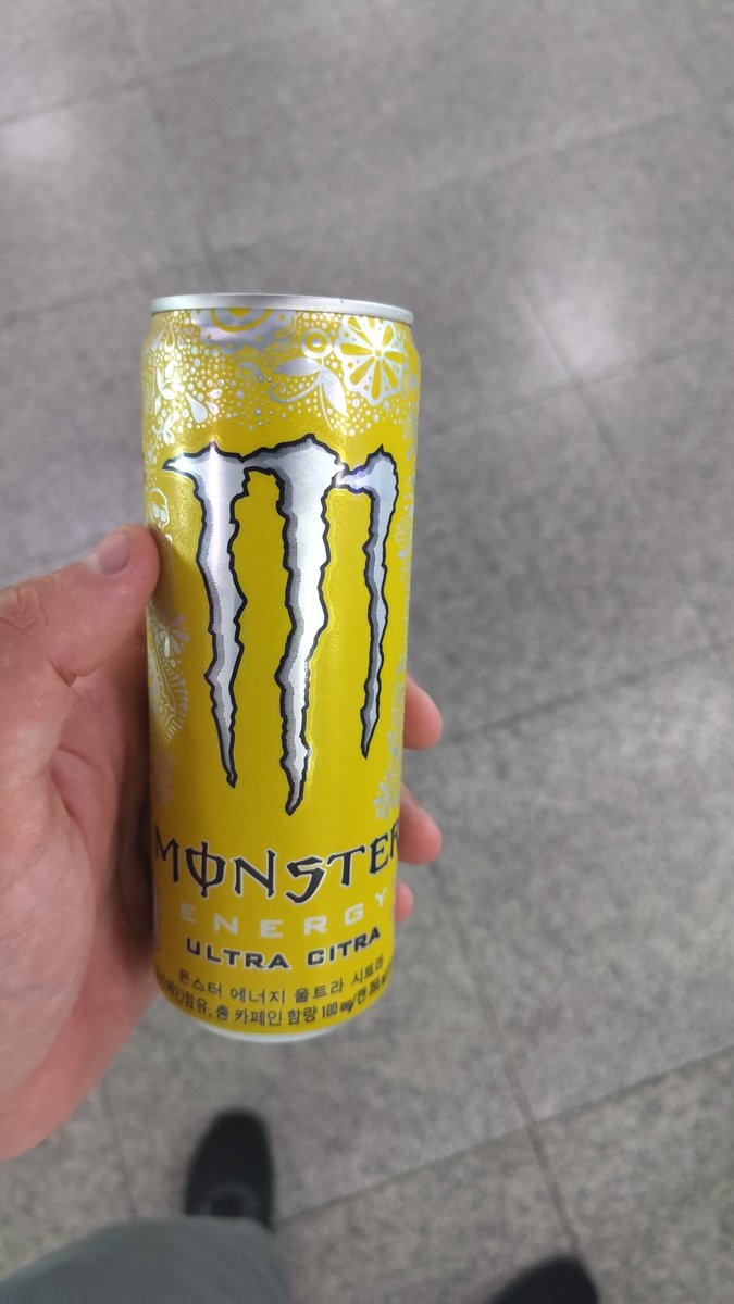 3eme monster de la journée pour rester en vie la nuit s'annonce exceptionnel (il est que 13h ici j'ai envie de canner)