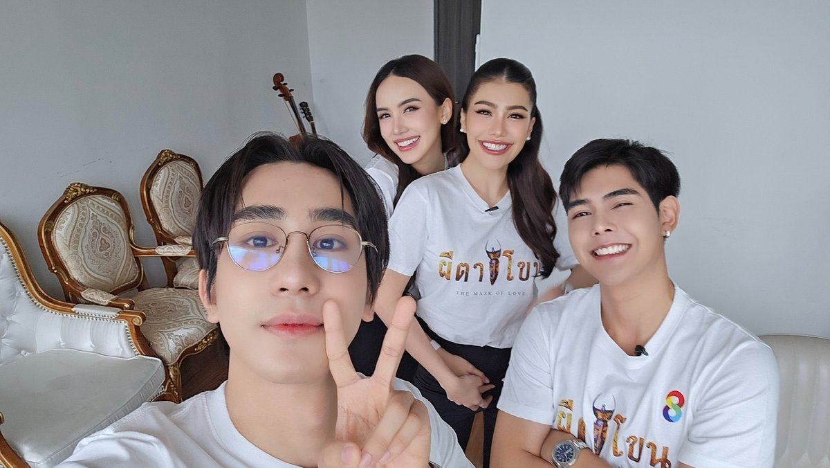 GuideOfficialFC's tweet image. Press Tour เริ่มแล้ววว ชูสองนิ้วสู้ ๆ เติมพลังงงง ✌🏼💪🏻 

#ผีตาโขน 
#TheMaskOfLove
#Guidekc #GuideKantapon 🐈