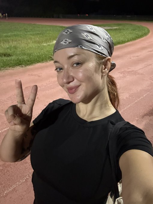 Watch Emma Magnolia's leaked NSFW photo on TwXstars